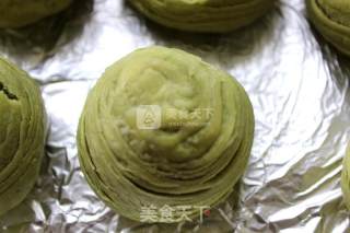 抹茶豆沙松子酥的做法步骤：12