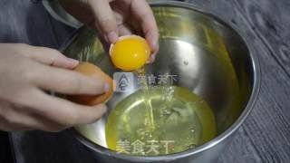 香蕉戚风蛋糕的做法步骤：1