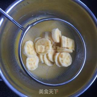 香蕉戚风蛋糕的做法步骤：4