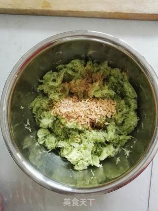 胡萝卜面西葫芦鸡蛋包子的做法步骤：15