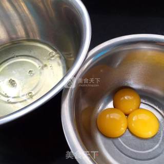 南瓜戚风蛋糕（低糖低油）的做法步骤：2