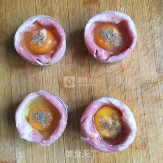 快手早餐～培根鸡蛋杯的做法步骤：6