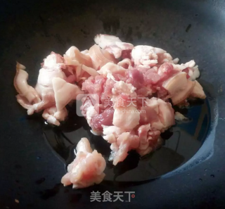 莴笋炒肉的做法步骤：2