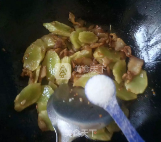 莴笋炒肉的做法步骤：5