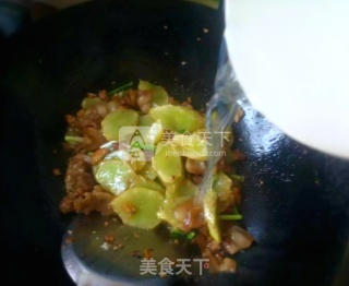 莴笋炒肉的做法步骤：7