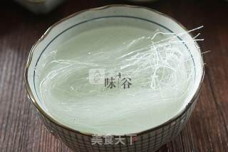 蒜蓉粉丝蒸扇贝的做法步骤：4