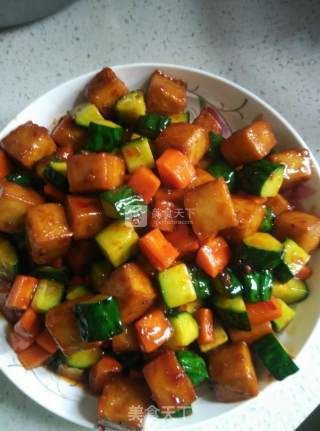 宫爆鱼豆腐的做法步骤：4