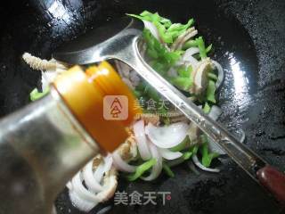 尖椒洋葱炒牛肚的做法步骤：5