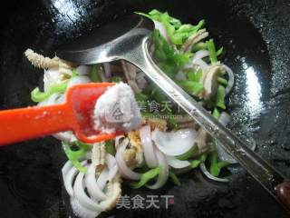尖椒洋葱炒牛肚的做法步骤：6