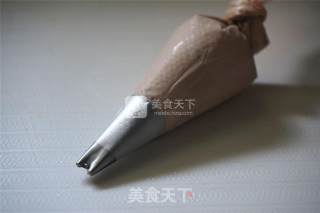 果酱黑巧半糖酸奶蛋糕卷的做法步骤：10