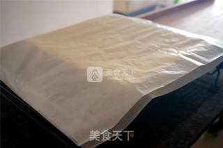 果酱黑巧半糖酸奶蛋糕卷的做法步骤：11