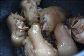 美丽相约—红烧猪蹄的做法步骤：4