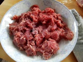 水煮牛肉的做法步骤：1