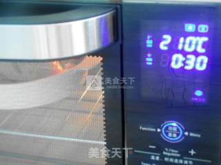 新奥尔良烤鸡披萨的做法步骤：4