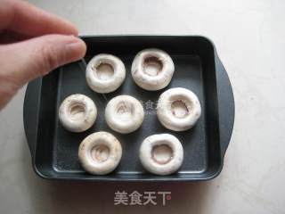 焗烤鹌鹑蛋口蘑的做法步骤：3