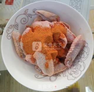 奥尔良烤鸡翅的做法步骤：2