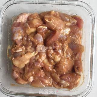 吮指烤鸡肉串的做法步骤：3