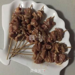 吮指烤鸡肉串的做法步骤：4