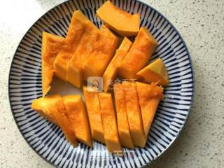 南瓜饼的做法步骤：1