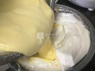 无油酸奶蛋糕~健康美味仿轻乳酪6寸戚风蛋糕的做法步骤：10