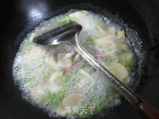 咸肉毛豆煮鞭笋的做法步骤：5