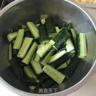 黄瓜烧鳝鱼的做法步骤：2