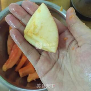 木瓜苹果胡萝卜汁的做法步骤：1