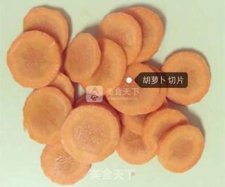 婴儿宝宝辅食——胡萝卜泥米糊的做法步骤：2