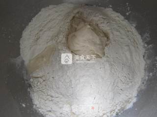 洋葱面包的做法步骤：2
