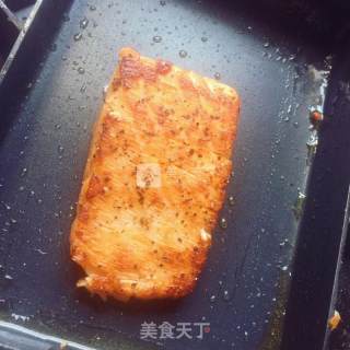 香煎三文鱼的做法步骤：4