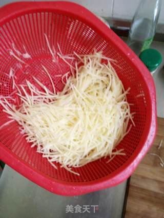 酱香土豆丝的做法步骤：2