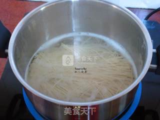 挂面鸡肉丸的做法步骤：2