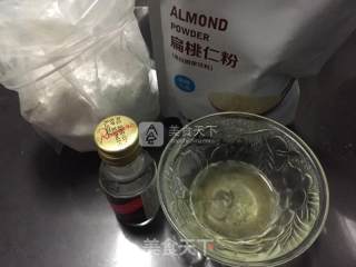 纯素杏仁膏做翻糖~简简单单做出好看又吃的翻糖蛋糕的做法步骤：1