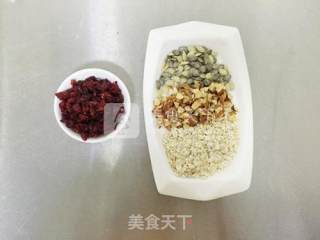 健康营养什锦坚果饼——什锦坚果饼的做法步骤：2