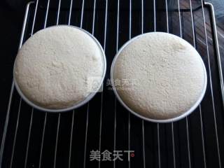 4寸戚风蛋糕的做法步骤：8