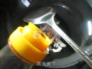 猪肉笋干菜汤面的做法步骤：2