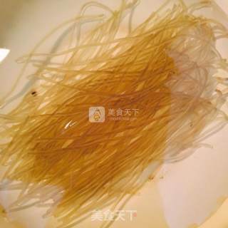 香芹豆干炒粉的做法步骤：2