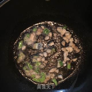 香芹豆干炒粉的做法步骤：6