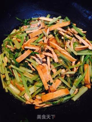 香芹豆干炒粉的做法步骤：9