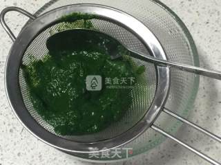 菠菜饼干圈（非常适合小宝宝的磨牙饼干）的做法步骤：4