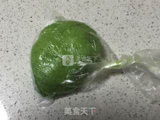 菠菜饼干圈（非常适合小宝宝的磨牙饼干）的做法步骤：11