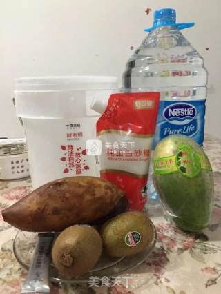 雪莲果猕猴桃木瓜鲜酿酵素的做法步骤：1