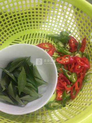 卤牛肉牛蹄筋猪脚的做法步骤：3