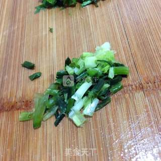 黄瓜虾米炒鸡蛋的做法步骤：3
