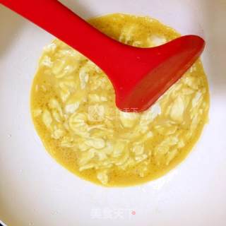 黄瓜虾米炒鸡蛋的做法步骤：4