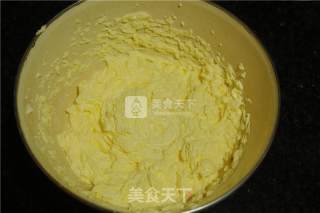 绵软花朵磅蛋糕的做法步骤：4