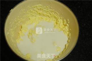 绵软花朵磅蛋糕的做法步骤：5