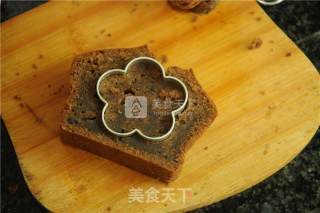 绵软花朵磅蛋糕的做法步骤：9