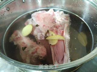 【凉拌核桃肉】的做法步骤：3