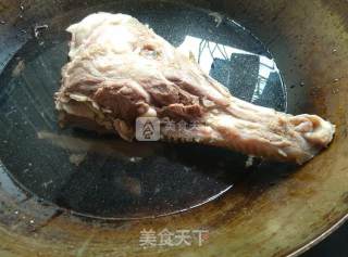 【凉拌核桃肉】的做法步骤：4